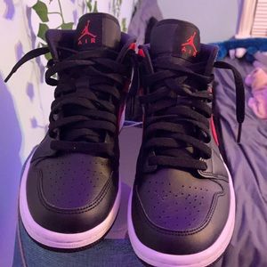 Air Jordan 1 Mid